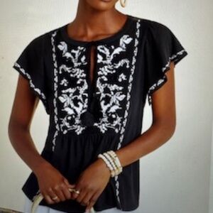 SOLD OUT online from Anthropologie!  NEW W TAGS Alexandrine Embroidered Blouse M